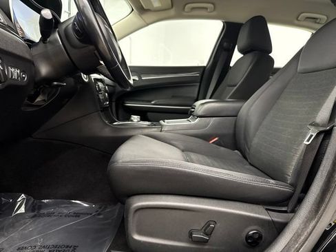Used 2020 Chrysler 300 Touring w/ Sport Appearance Package RWD image 14