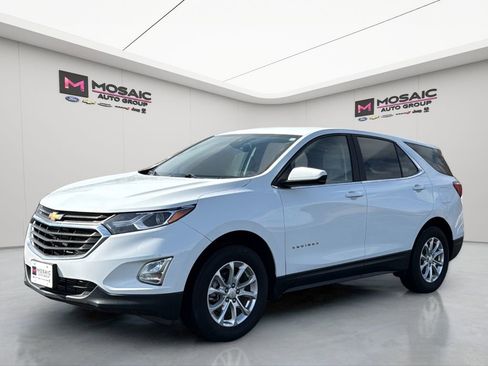 Used 2021 Chevrolet Equinox LT w/ Driver Convenience Package image 3