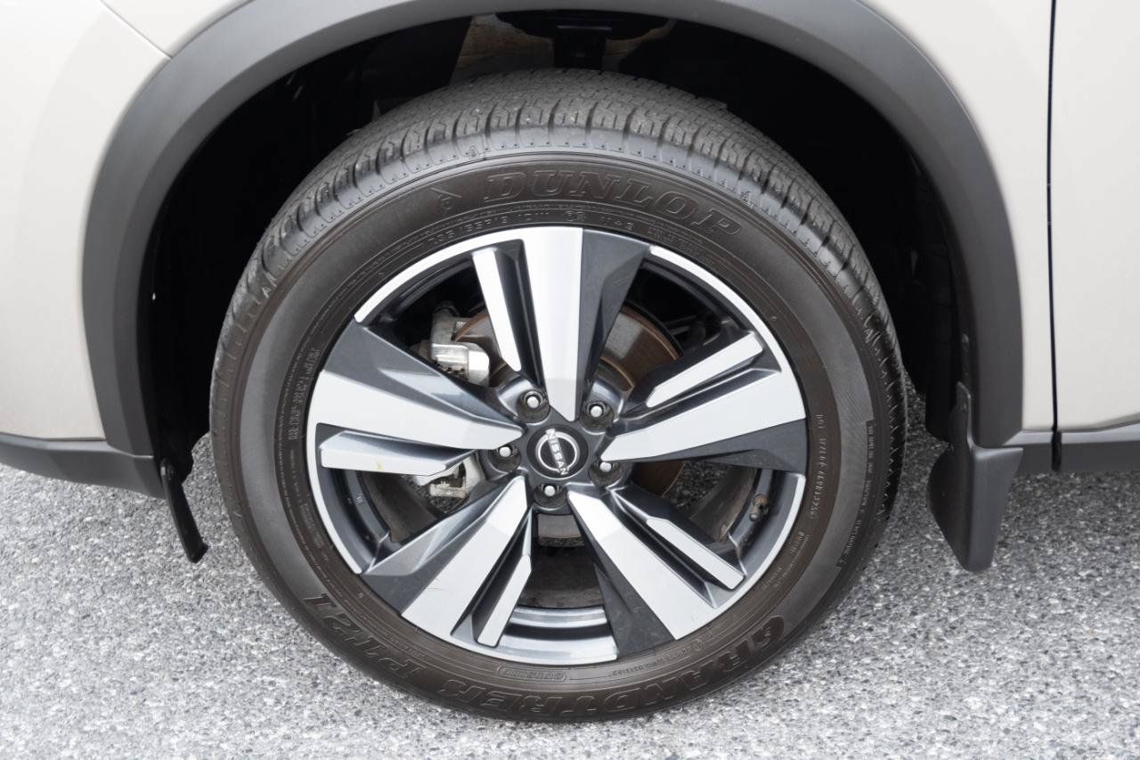 Used 2025 Nissan Rogue SL w/ SL Premium Package AWD/4WD image 41