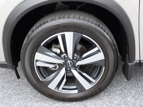 Used 2025 Nissan Rogue SL w/ SL Premium Package AWD/4WD image 41