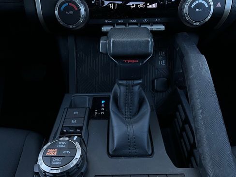 Used 2025 Toyota Tacoma TRD Off-Road image 23