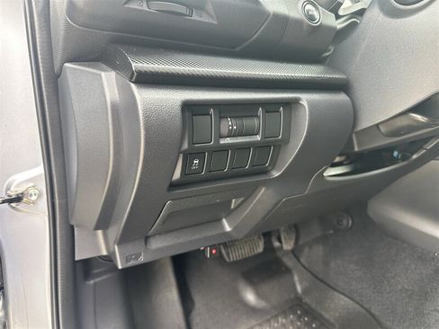 Used 2018 Subaru Crosstrek 2.0i Premium AWD/4WD image 40