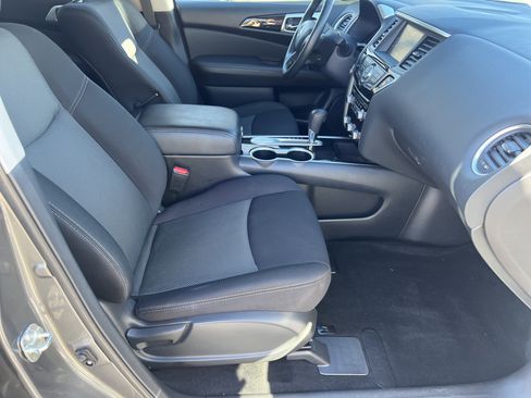 Used 2020 Nissan Pathfinder SV w/ Cargo Package image 14