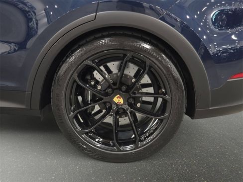 Used 2024 Porsche Cayenne Turbo GT image 30