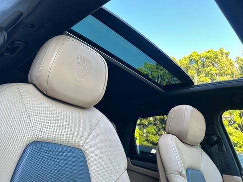 Used 2021 Porsche Cayenne GTS image 25