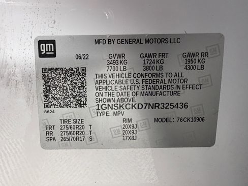 Used 2022 Chevrolet Suburban LT w/ LT Signature Package image 15