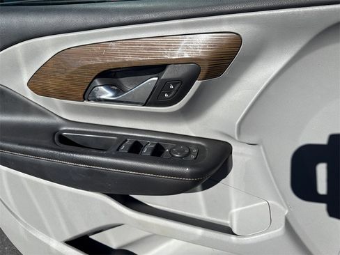 Used 2018 GMC Terrain SLE image 10