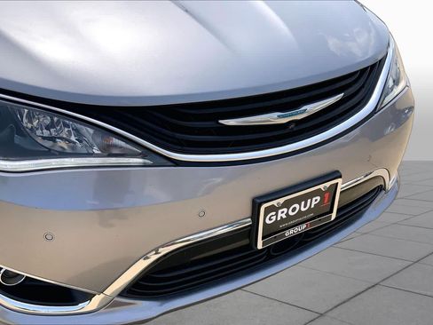 Used 2019 Chrysler Pacifica Limited w/ Advanced Safetytec Group FWD image 29