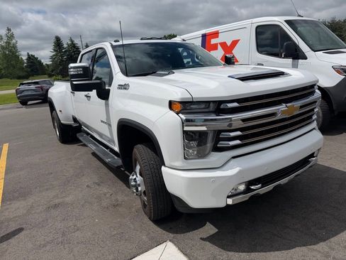 Used 2022 Chevrolet Silverado 3500 High Country AWD/4WD image 3