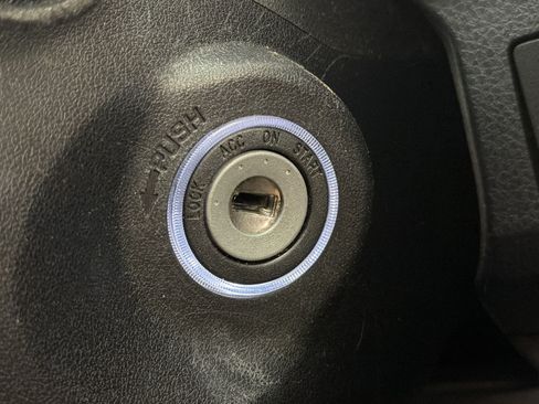 Used 2013 Toyota RAV4 XLE FWD image 28