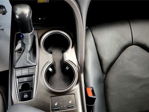 Used 2024 Toyota Camry XSE FWD image 28