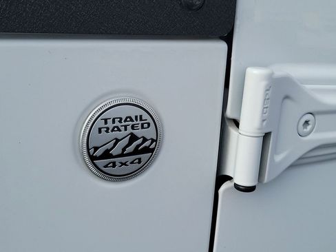 Used 2018 Jeep Wrangler Unlimited Sport S image 31