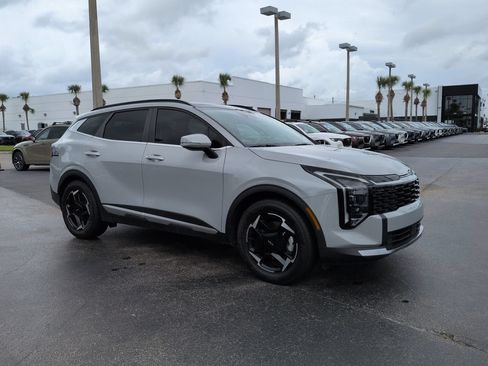 Used 2026 Kia Sportage EX w/ EX Panorama Roof Package FWD image 2