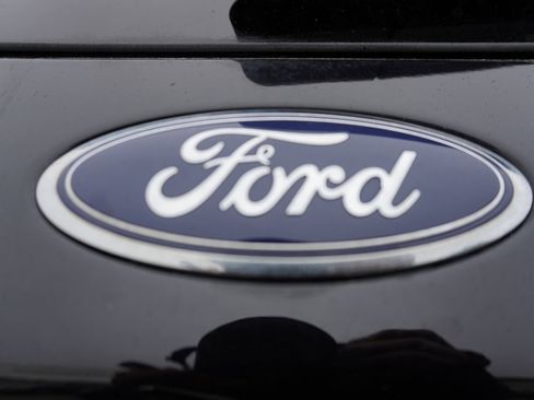 Certified 2024 Ford Escape ST-Line w/ Equipment Group 301A image 27