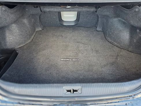 Used 2011 Toyota Avalon Limited image 19