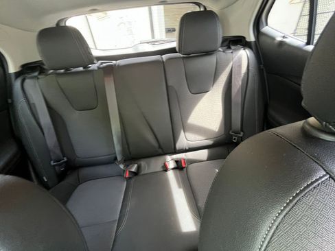 Used 2025 Buick Encore GX Preferred image 32