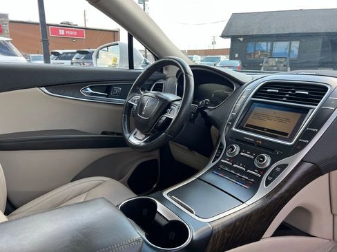 Used 2019 Lincoln Nautilus Reserve image 30