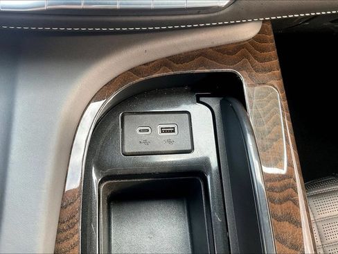 Used 2024 Cadillac Escalade Sport Platinum w/ LPO, ONYX Package AWD/4WD image 32