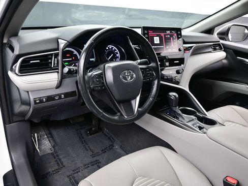 Used 2024 Toyota Camry SE w/ Audio Upgrade Package FWD image 13
