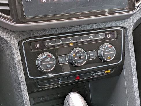 Used 2022 Volkswagen Atlas SE w/ Panoramic Sunroof Package image 14