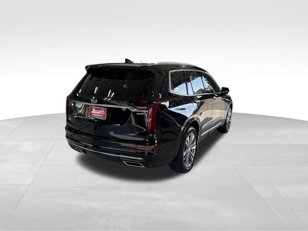 Used 2023 Cadillac XT6 Premium Luxury w/ Technology Package FWD image 5