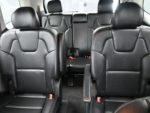 Used 2024 Kia Telluride S image 23