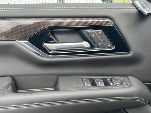 New 2026 GMC Yukon Elevation image 8