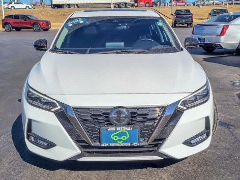 Used 2022 Nissan Sentra SR w/ SR Premium Package image 5