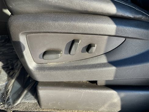 Used 2016 Chevrolet Suburban LT image 18