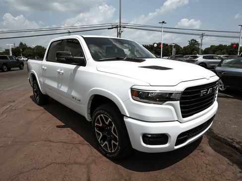 Used 2025 RAM 1500 Laramie w/ Sport Appearance Package AWD/4WD image 3