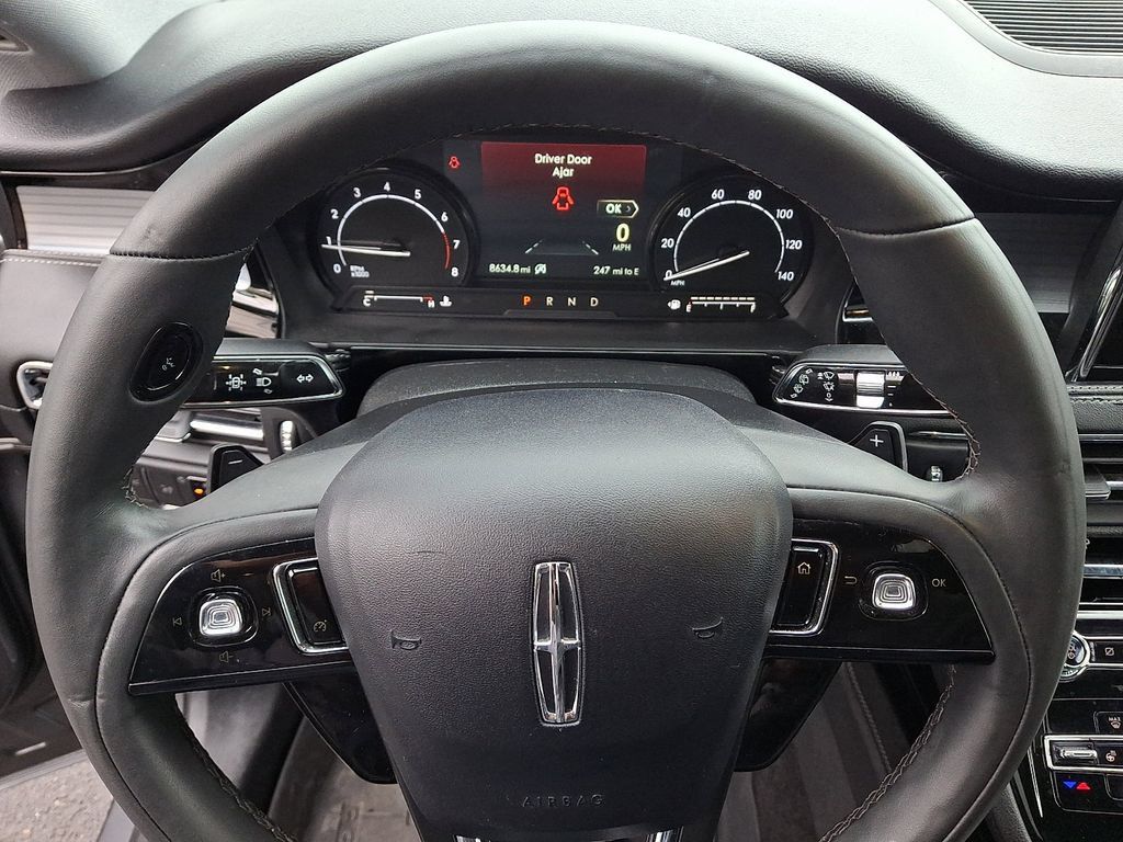 Used 2022 Lincoln Corsair AWD w/ Premium Package image 21
