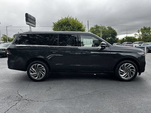 Certified 2025 Lincoln Navigator L Reserve AWD/4WD image 4