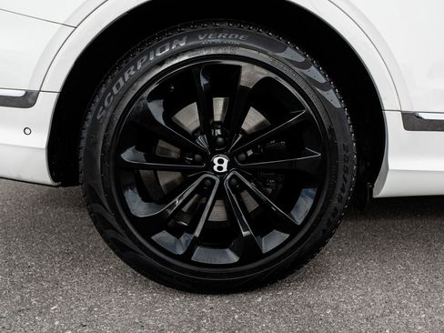 Used 2022 Bentley Bentayga image 15