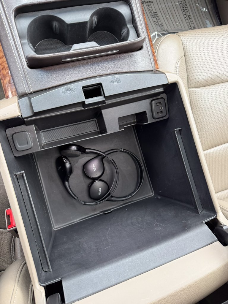 Used 2019 Chevrolet Tahoe Premier AWD/4WD image 19