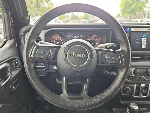 Certified 2024 Jeep Gladiator Sport AWD/4WD image 20