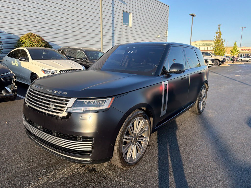 Used 2023 Land Rover Range Rover SV AWD/4WD image 1