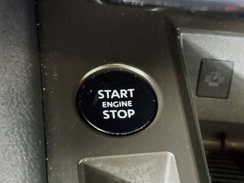 Used 2025 Nissan Kicks SR w/ Interior Electronics Package image 21