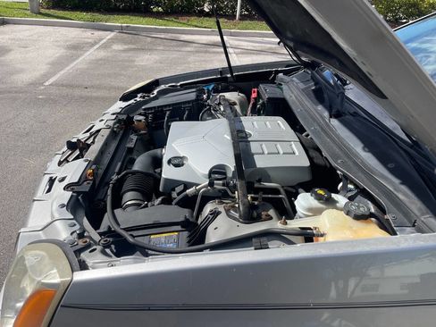 Used 2006 Cadillac SRX w/ Seating Package image 15