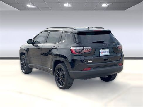 New 2026 Jeep Compass Latitude image 3