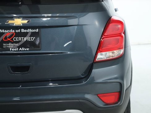 Used 2022 Chevrolet Trax LT w/ LT Convenience Package image 42