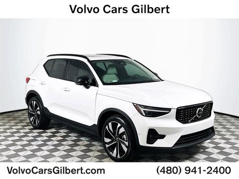 Used 2025 Volvo XC40 B5 Plus w/ Climate Package image 1