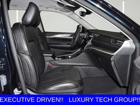 Used 2023 Jeep Grand Cherokee L Limited w/ Luxury Tech Group II AWD/4WD image 13