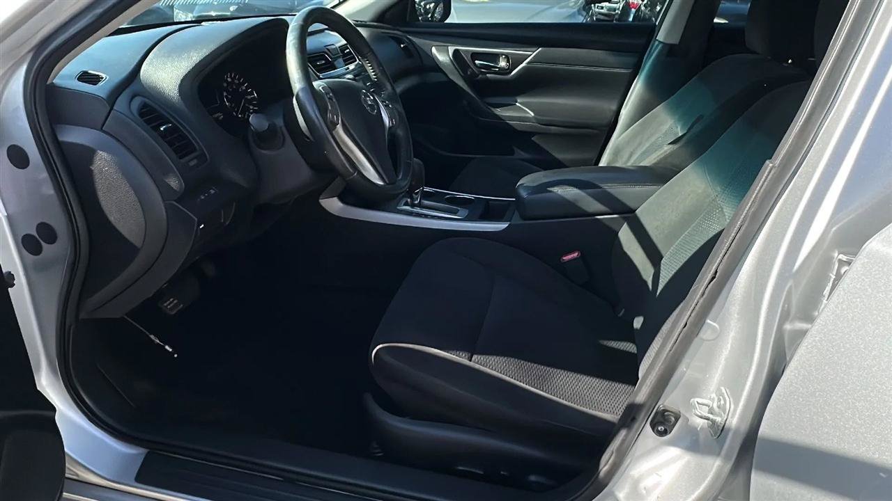 Used 2015 Nissan Altima 2.5 SV w/ Convenience Package FWD image 19
