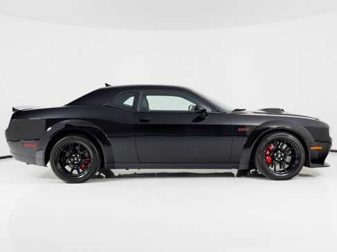 Used 2023 Dodge Challenger R/T Scat Pack RWD image 2