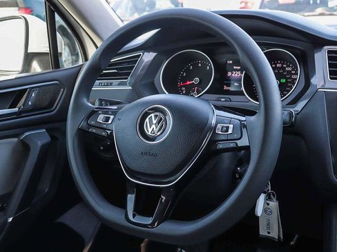 Used 2018 Volkswagen Tiguan S image 16