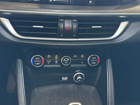 Used 2020 Alfa Romeo Stelvio Ti w/ Nero Edizione image 28