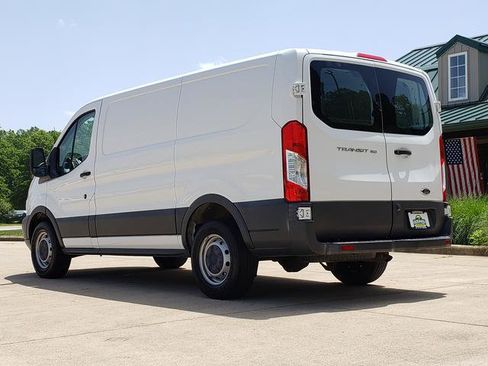 Used 2018 Ford Transit 150 130 Low Roof RWD image 3