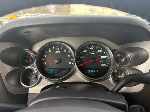 Used 2011 Chevrolet Silverado 2500 LT w/ Snow Plow Prep Package image 14