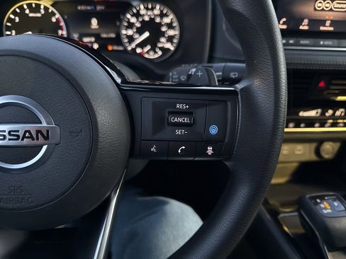 Used 2021 Nissan Rogue SV image 13