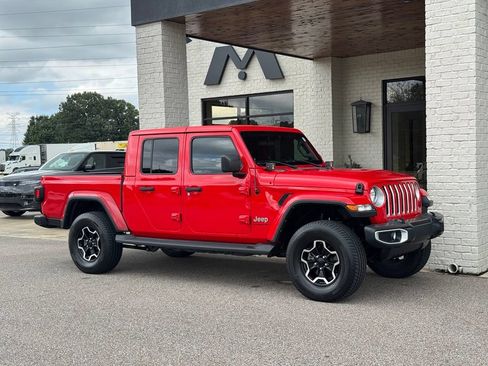 Used 2021 Jeep Gladiator Overland AWD/4WD image 1